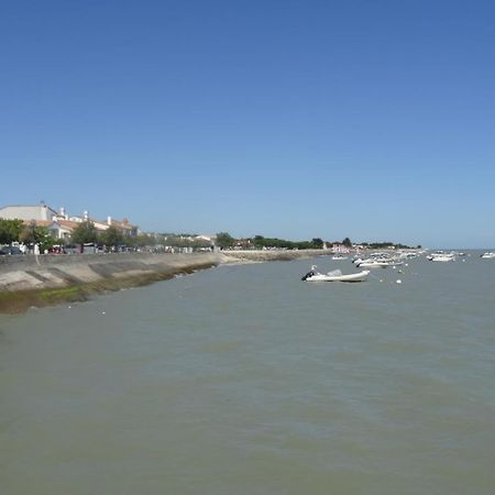Une Pause A La Flotte En Re Buitenkant foto